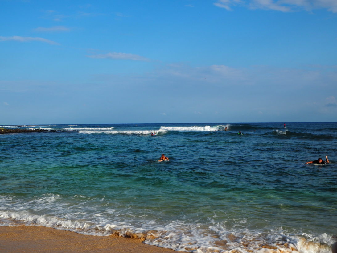 Erste Surfversuche in Poipu Beach