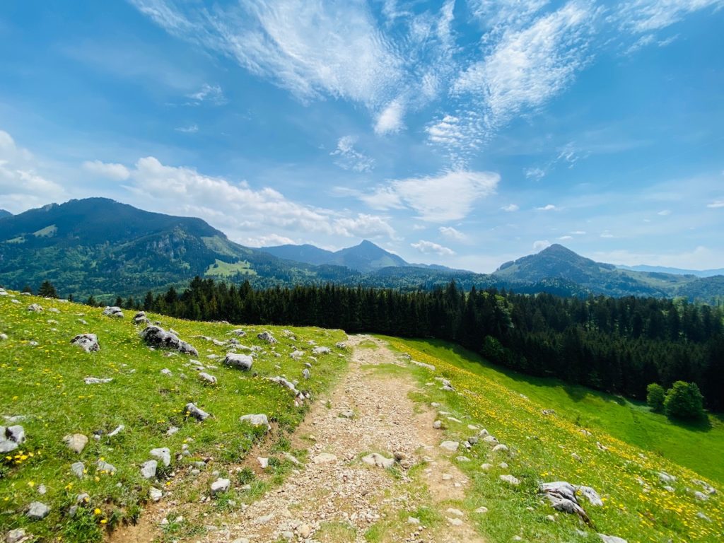 Wanderung vom Samerberg auf den Heuberg in Bayern kathrin liebt reisen