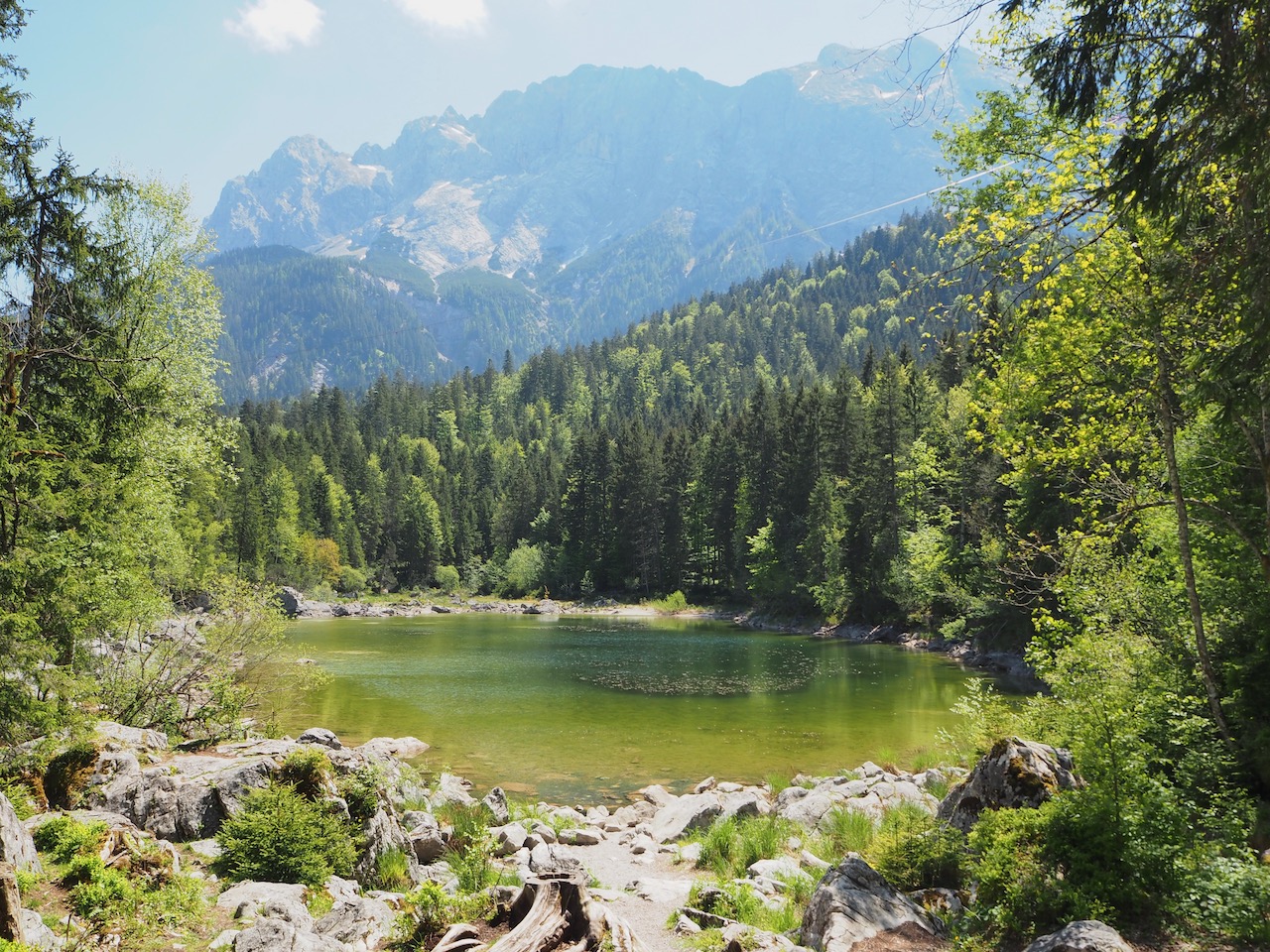 Frillensee mit Zugspitze im Hintergrund