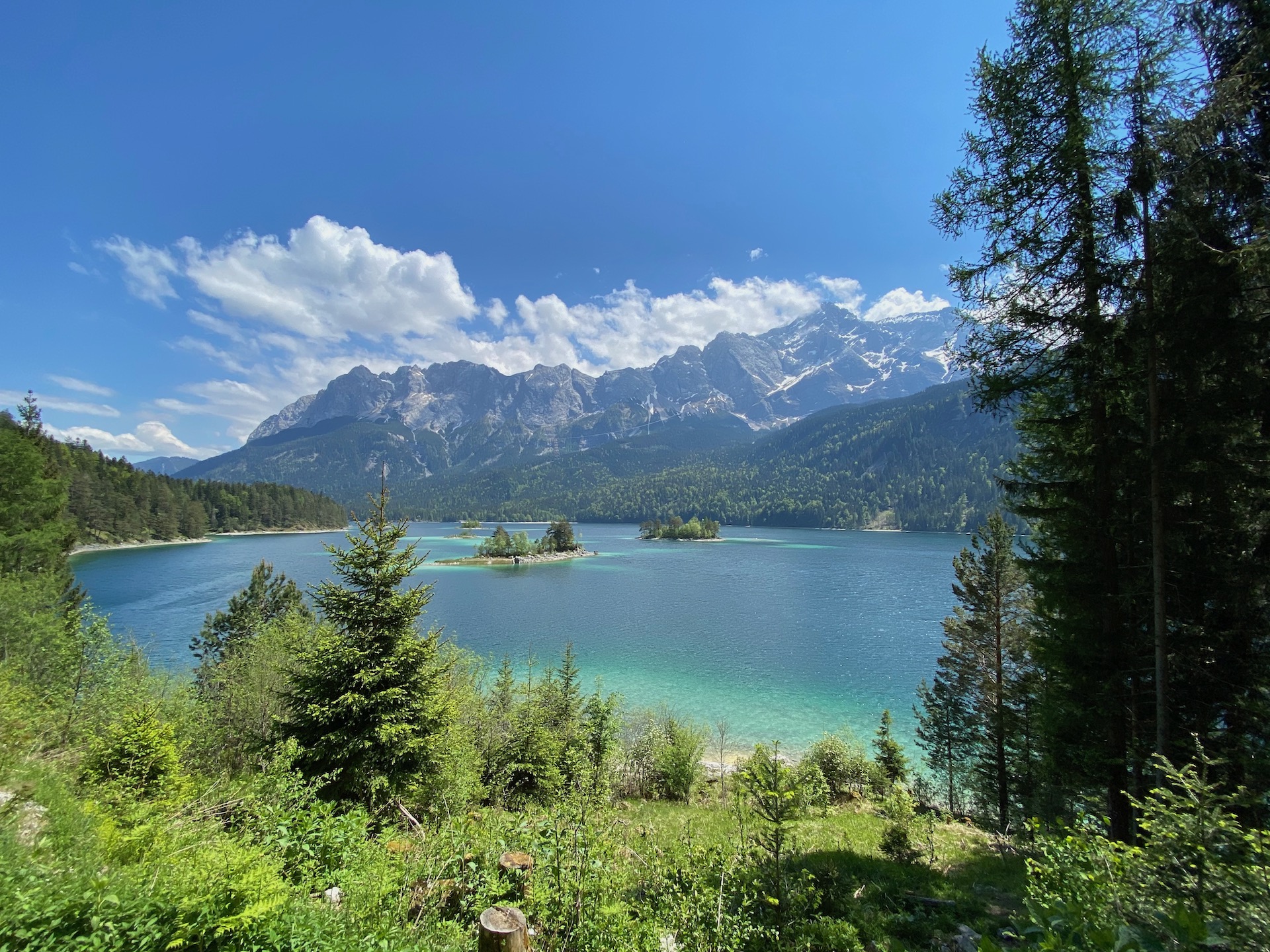 Schöner Fotostopp mit Blick auf die Inseln