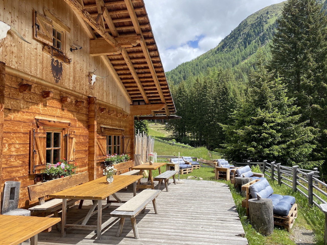 Schöne Terrasse der Messnerhütte