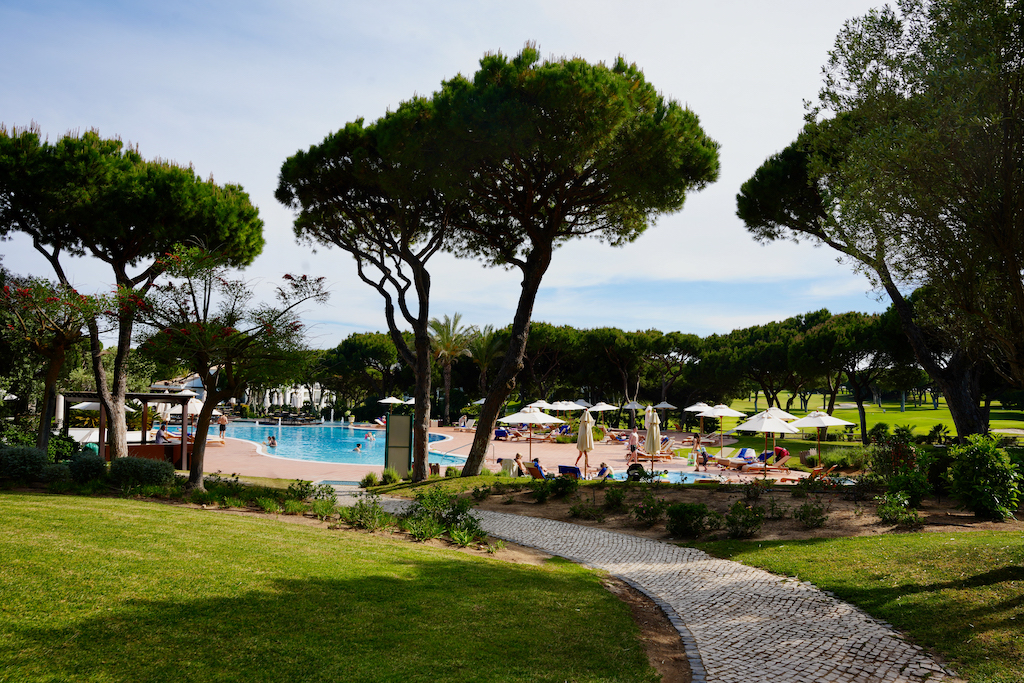 Pool im Resort Pine Cliffs