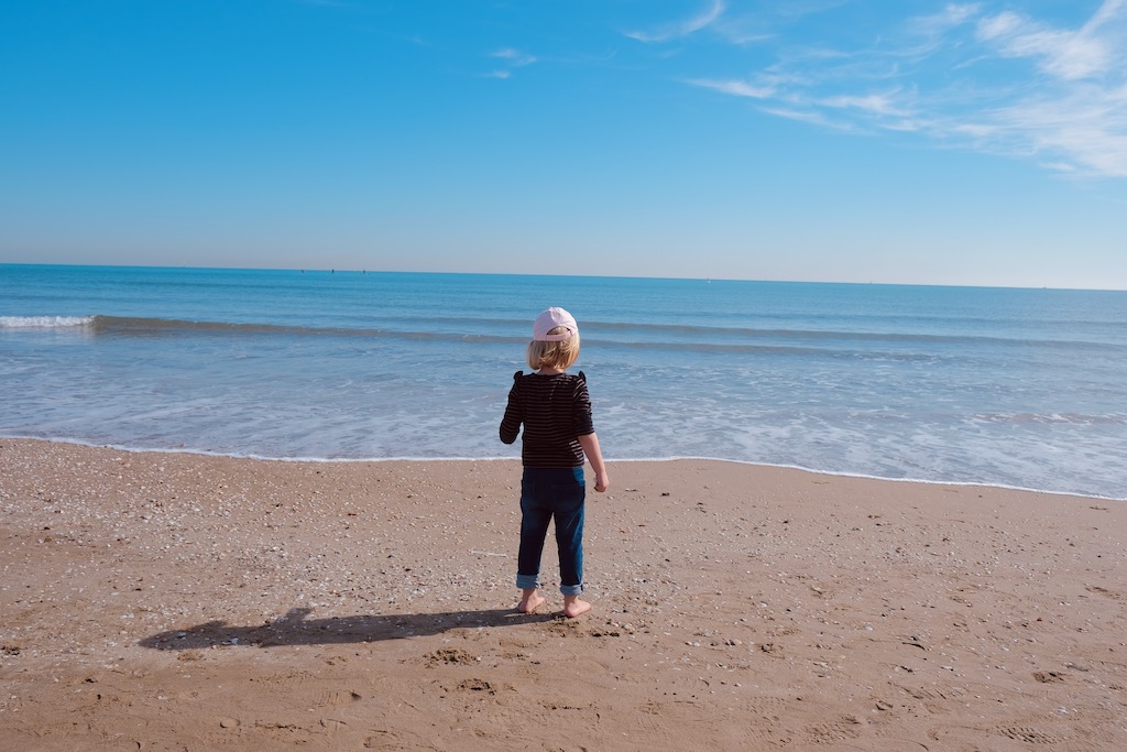 Strand in Valencia mit Kindern