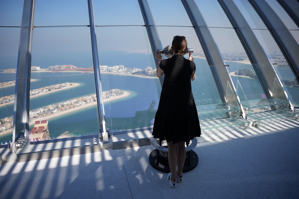 Ausblick von der Aussichtsplattform "The View at the Palm", einer der Sehenswürdigkeiten auf der Palmeninsel