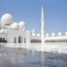 Ein Besuch der Moschee ist ein Highlight im Urlaub in Dubai