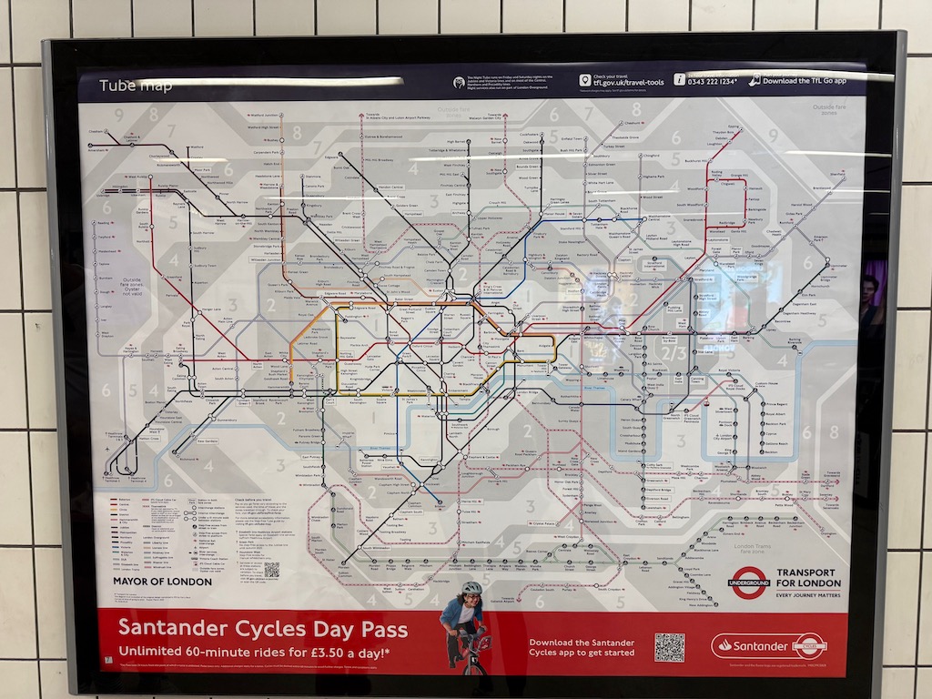 Die Tube Map im London hilft bei der Orientierung über Zonen und Preise 