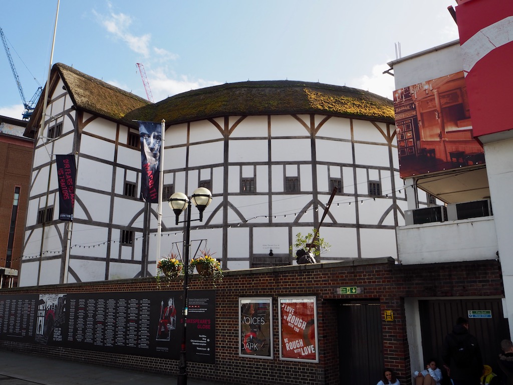 Shakespeare's Globe am Ende des Southbank Spaziergangs