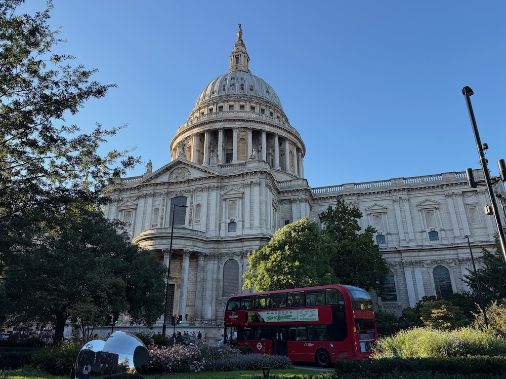 Die St. Paul's Cathedral ist das perfekte Ende auf dem London Southbank Spaziergang
