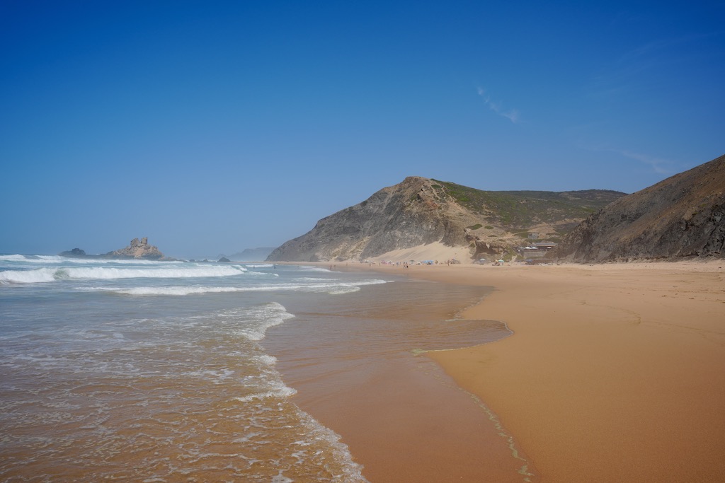 Weiter Sandstrand an der Westalgarve 