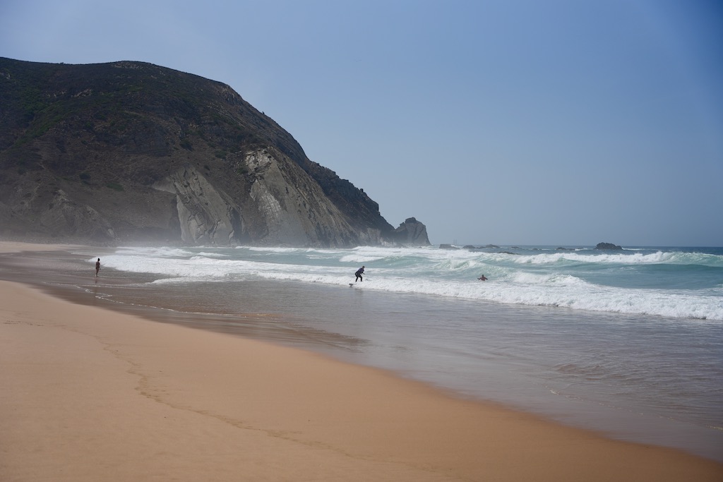 Surfen am Praia do Castelejo
